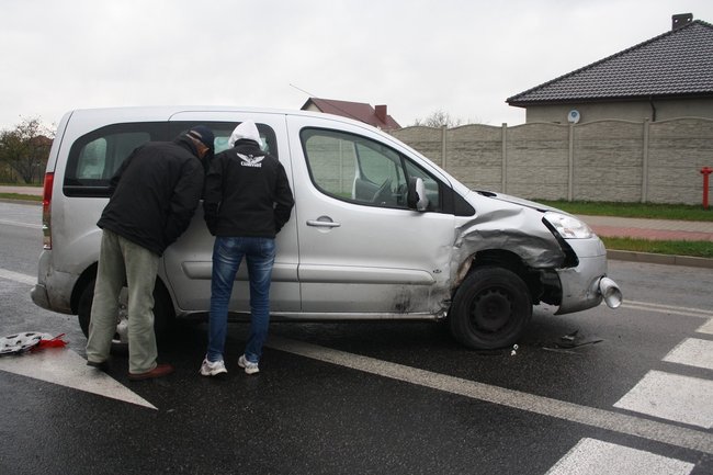 Wymusił pierwszeństwo - zdjęcia
