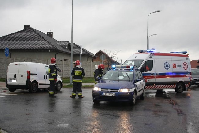 Wymusił pierwszeństwo - zdjęcia