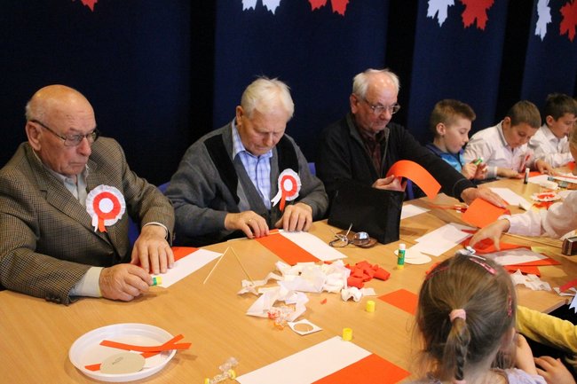 Międzypokoleniowy most - zdjęcia