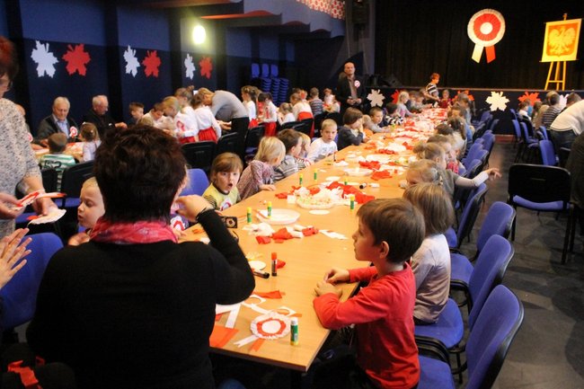 Międzypokoleniowy most - zdjęcia