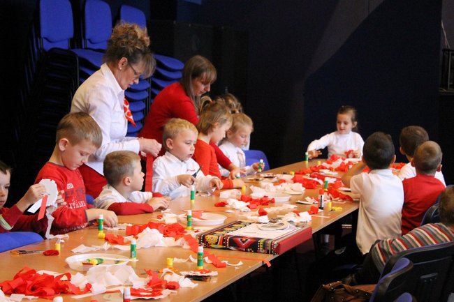 Międzypokoleniowy most - zdjęcia