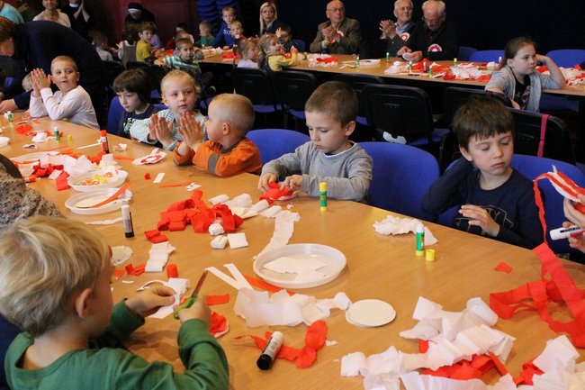 Międzypokoleniowy most - zdjęcia