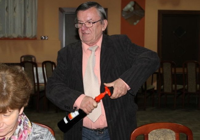 Seniorzy cieszą się życiem - zdjęcia