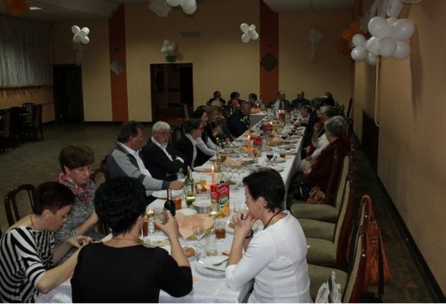 Seniorzy cieszą się życiem - zdjęcia