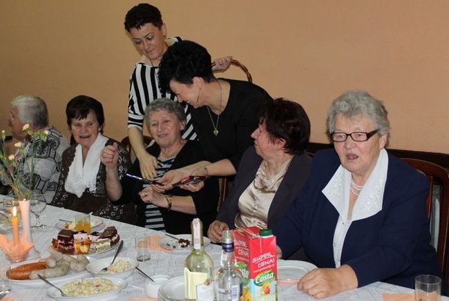 Seniorzy cieszą się życiem - zdjęcia