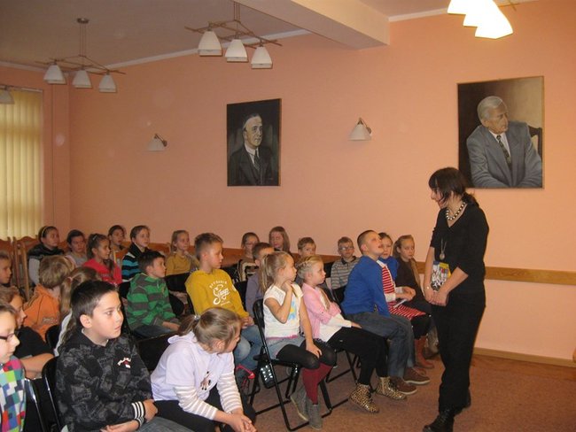 Praca pisarza od kuchni - zdjęcia