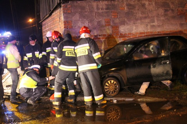 Kobieta i dwoje dzieci w szpitalu - zdjęcia