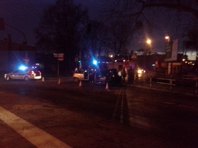 Zderzenie na skrzyżowaniu - zdjęcia