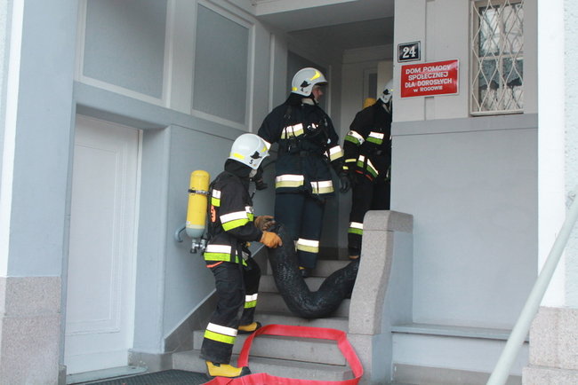 Pożar w Domu Pomocy Społecznej - zdjęcia