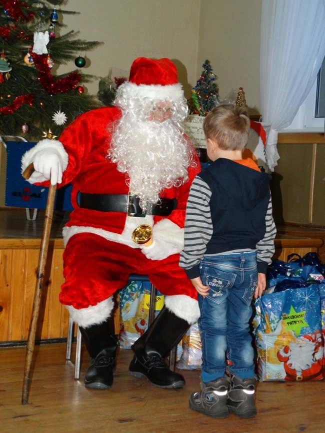 Paczki wypchane słodyczami - zdjęcia