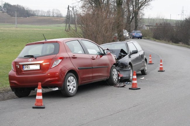 Czołówka na zakręcie - zdjęcia