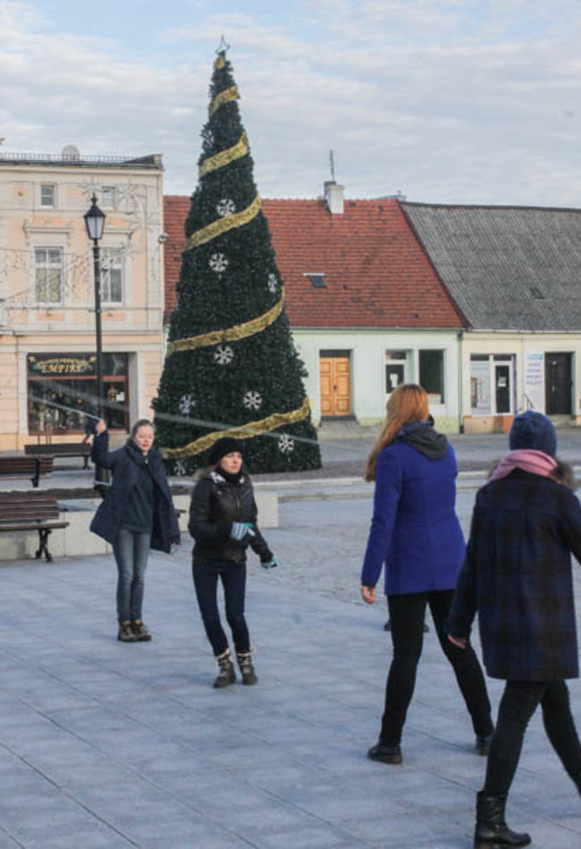 Z rynku zrobili boisko - zdjęcia