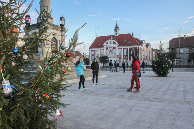 Z rynku zrobili boisko - zdjęcia