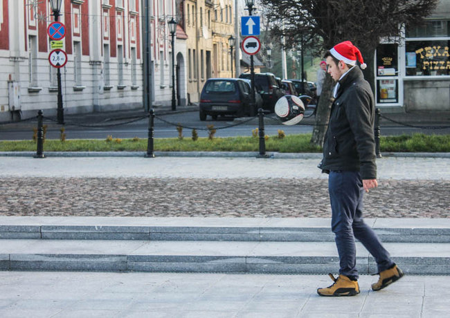 Z rynku zrobili boisko - zdjęcia