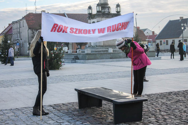 Z rynku zrobili boisko - zdjęcia