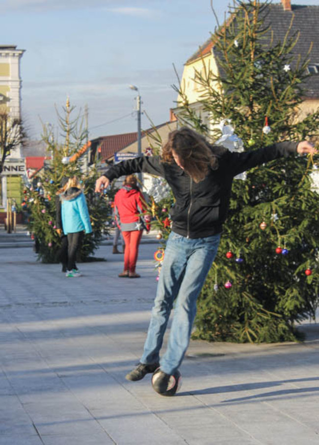 Z rynku zrobili boisko - zdjęcia