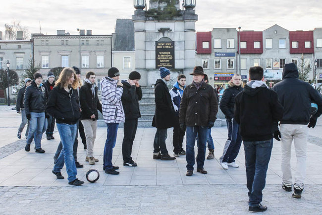 Z rynku zrobili boisko - zdjęcia