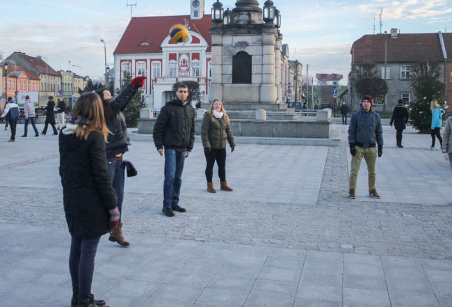 Z rynku zrobili boisko - zdjęcia