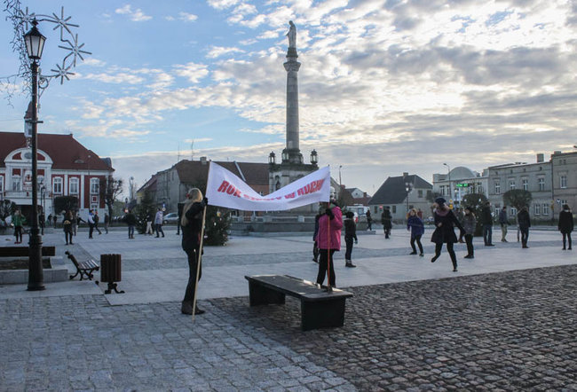 Z rynku zrobili boisko - zdjęcia