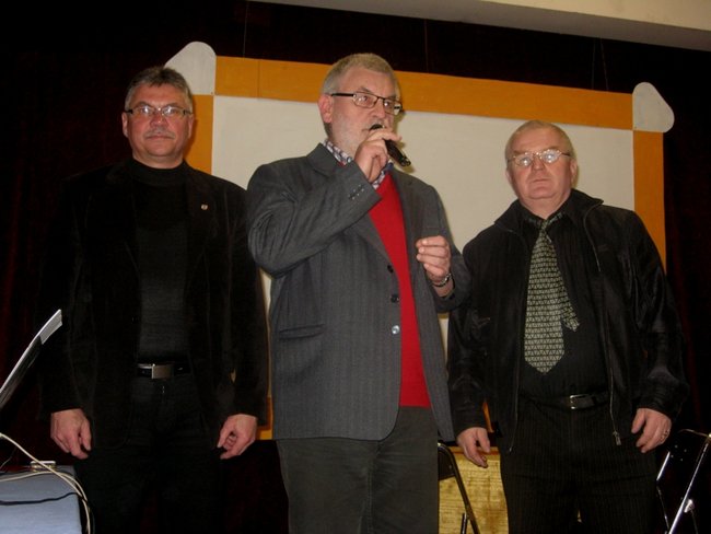 Ocalają karcianą tradycję - zdjęcia