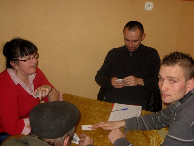 Ocalają karcianą tradycję - zdjęcia