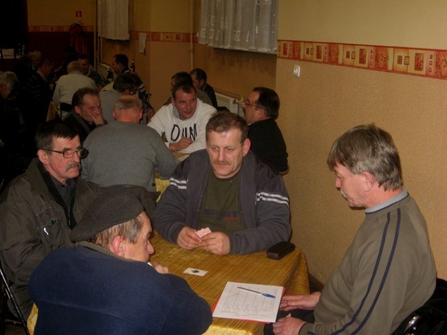 Ocalają karcianą tradycję - zdjęcia