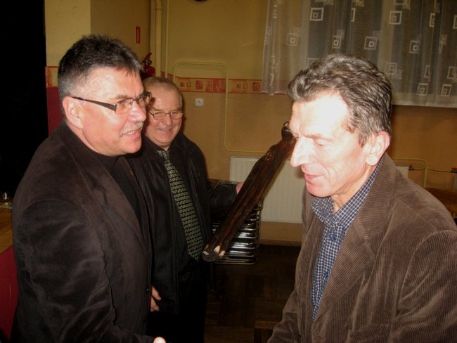 Ocalają karcianą tradycję - zdjęcia