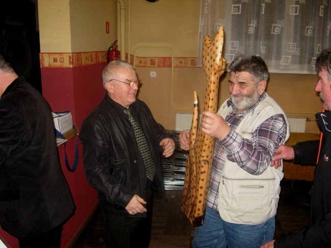 Ocalają karcianą tradycję - zdjęcia