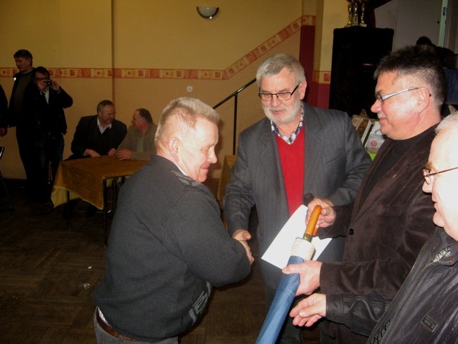 Ocalają karcianą tradycję - zdjęcia