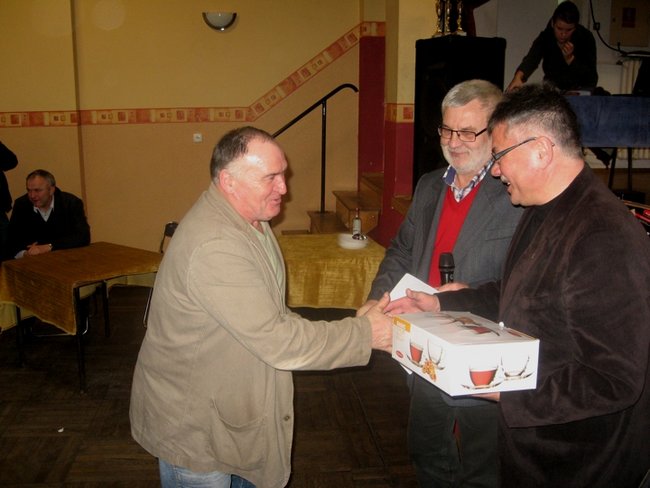 Ocalają karcianą tradycję - zdjęcia