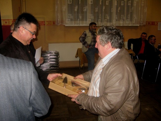 Ocalają karcianą tradycję - zdjęcia