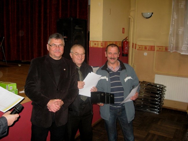 Ocalają karcianą tradycję - zdjęcia