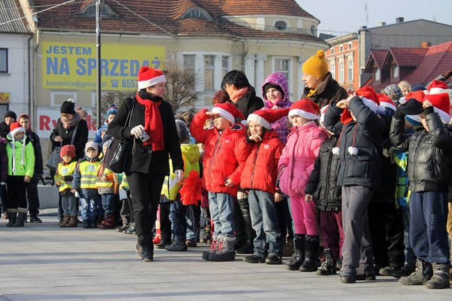 Gwarno i świątecznie na rynku - zdjęcia