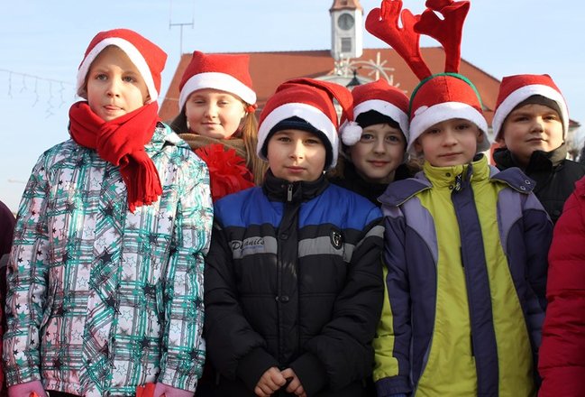 Gwarno i świątecznie na rynku - zdjęcia