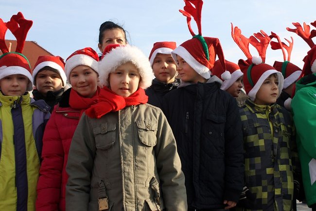 Gwarno i świątecznie na rynku - zdjęcia
