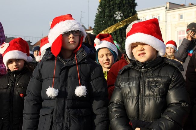 Gwarno i świątecznie na rynku - zdjęcia