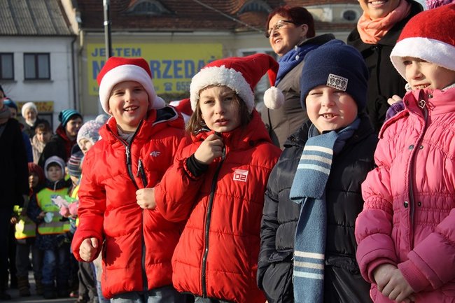 Gwarno i świątecznie na rynku - zdjęcia