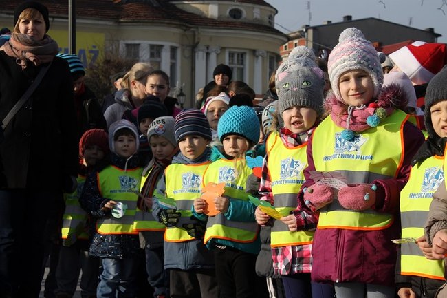 Gwarno i świątecznie na rynku - zdjęcia