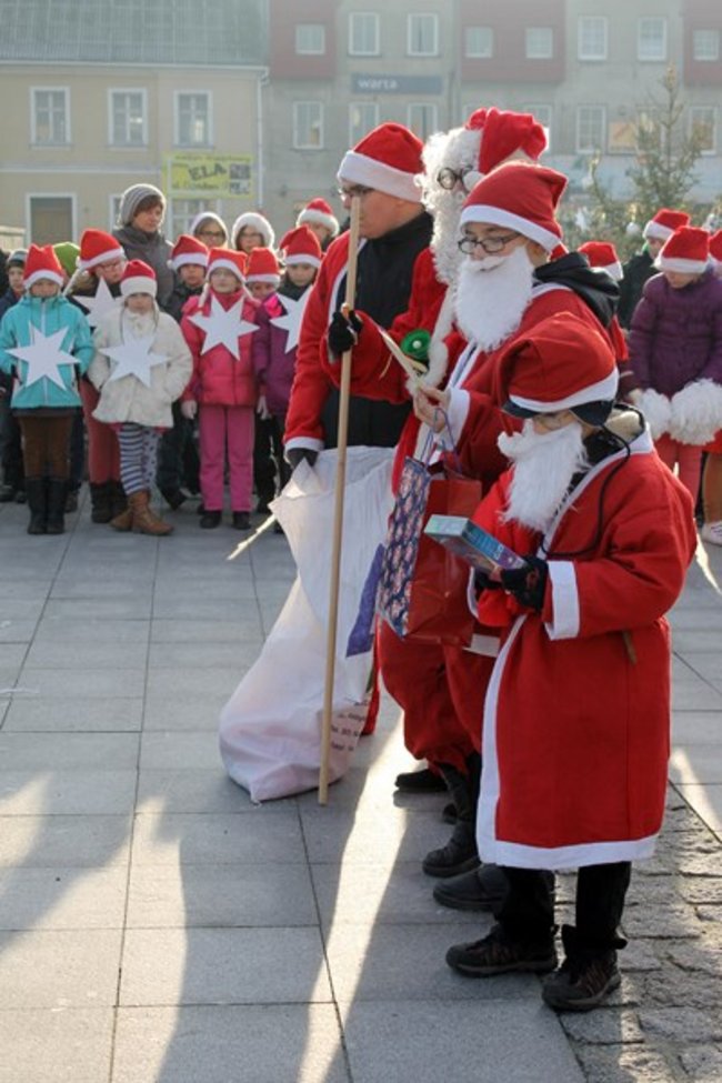 Gwarno i świątecznie na rynku - zdjęcia