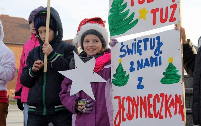 Gwarno i świątecznie na rynku - zdjęcia