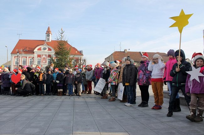 Gwarno i świątecznie na rynku - zdjęcia