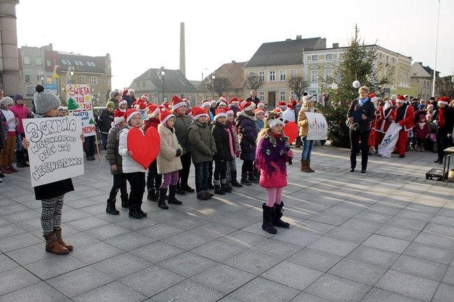 Gwarno i świątecznie na rynku - zdjęcia