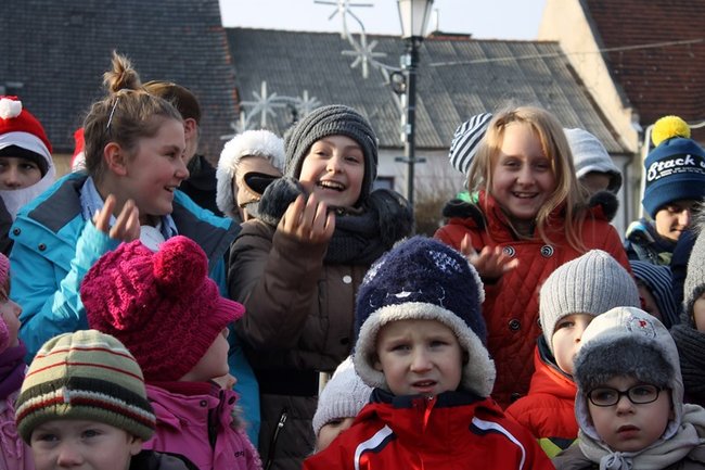 Gwarno i świątecznie na rynku - zdjęcia