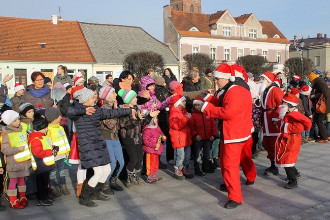 Gwarno i świątecznie na rynku - zdjęcia
