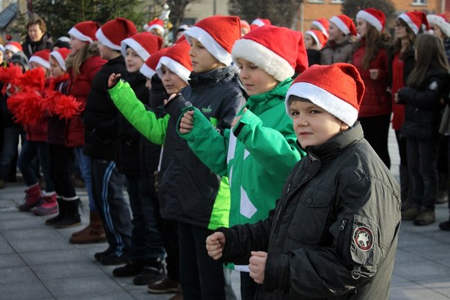Gwarno i świątecznie na rynku - zdjęcia