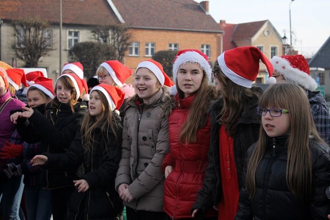 Gwarno i świątecznie na rynku - zdjęcia