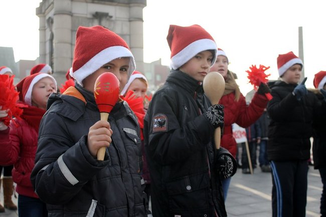 Gwarno i świątecznie na rynku - zdjęcia