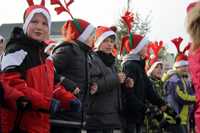 Gwarno i świątecznie na rynku - zdjęcia