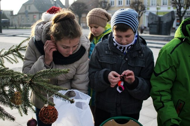 Gwarno i świątecznie na rynku - zdjęcia