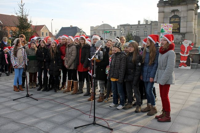 Gwarno i świątecznie na rynku - zdjęcia